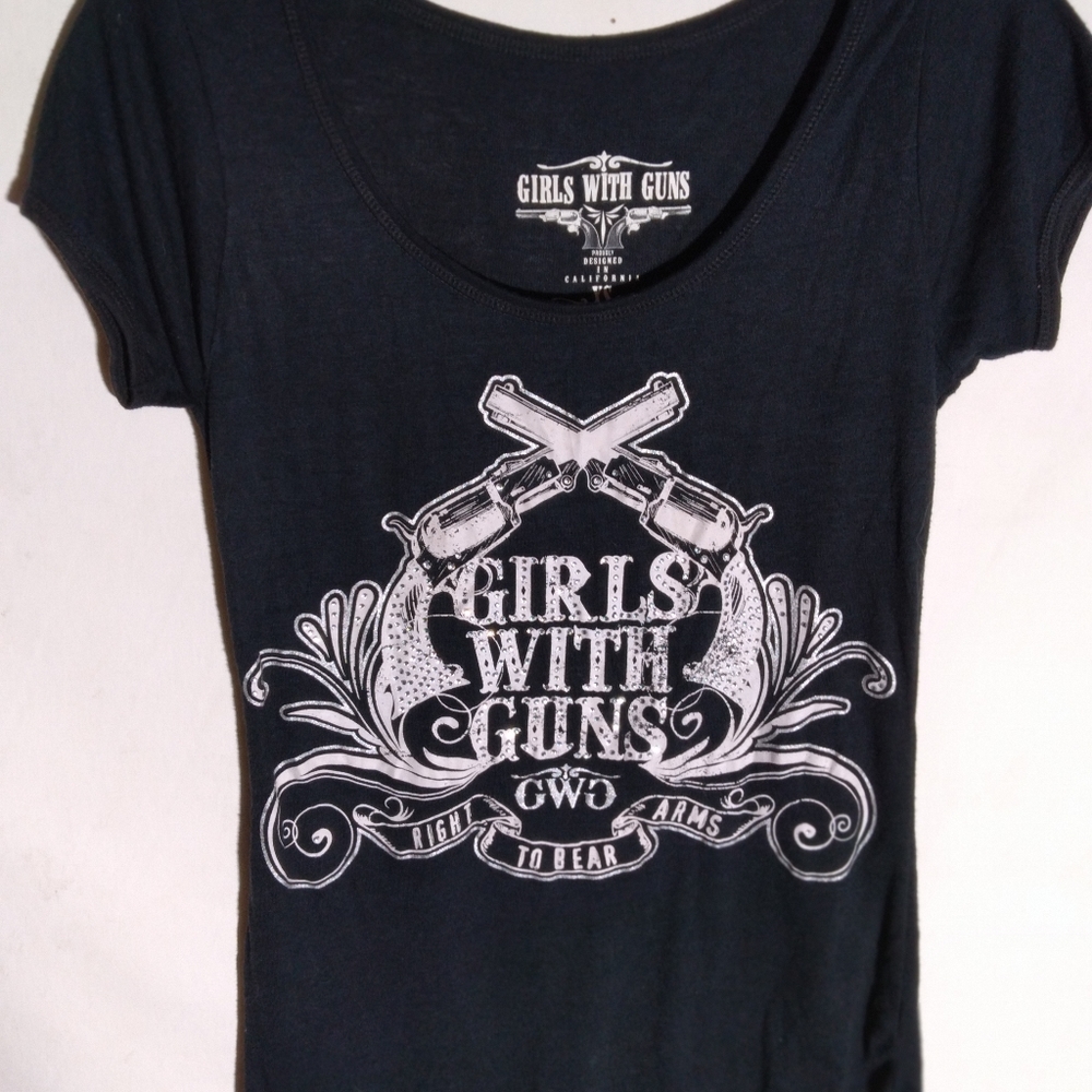 Girl's with guns graphic tee xs
